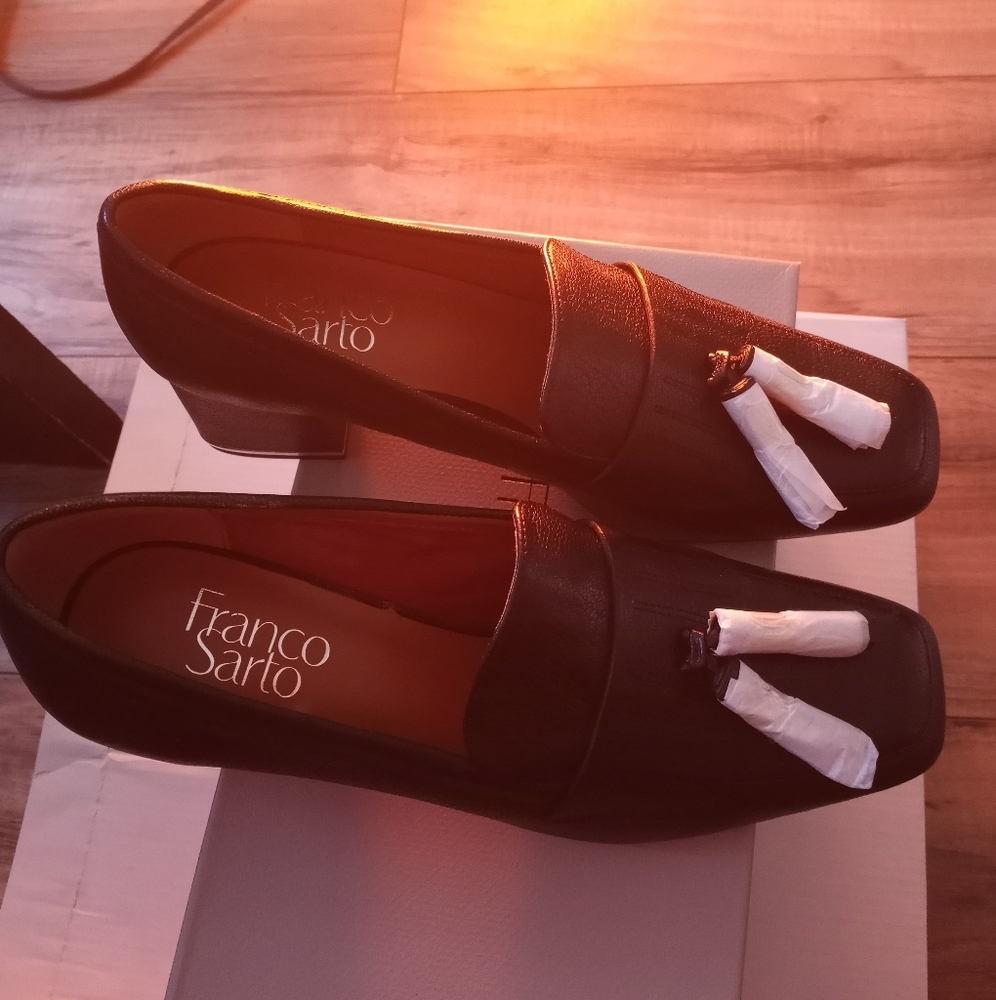 Women's shoes